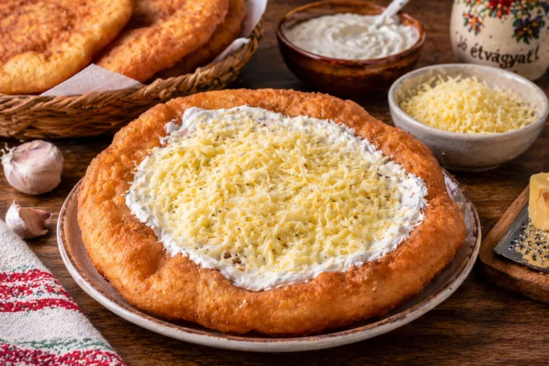 ハンガリーの定番ランゴシュのレシピ